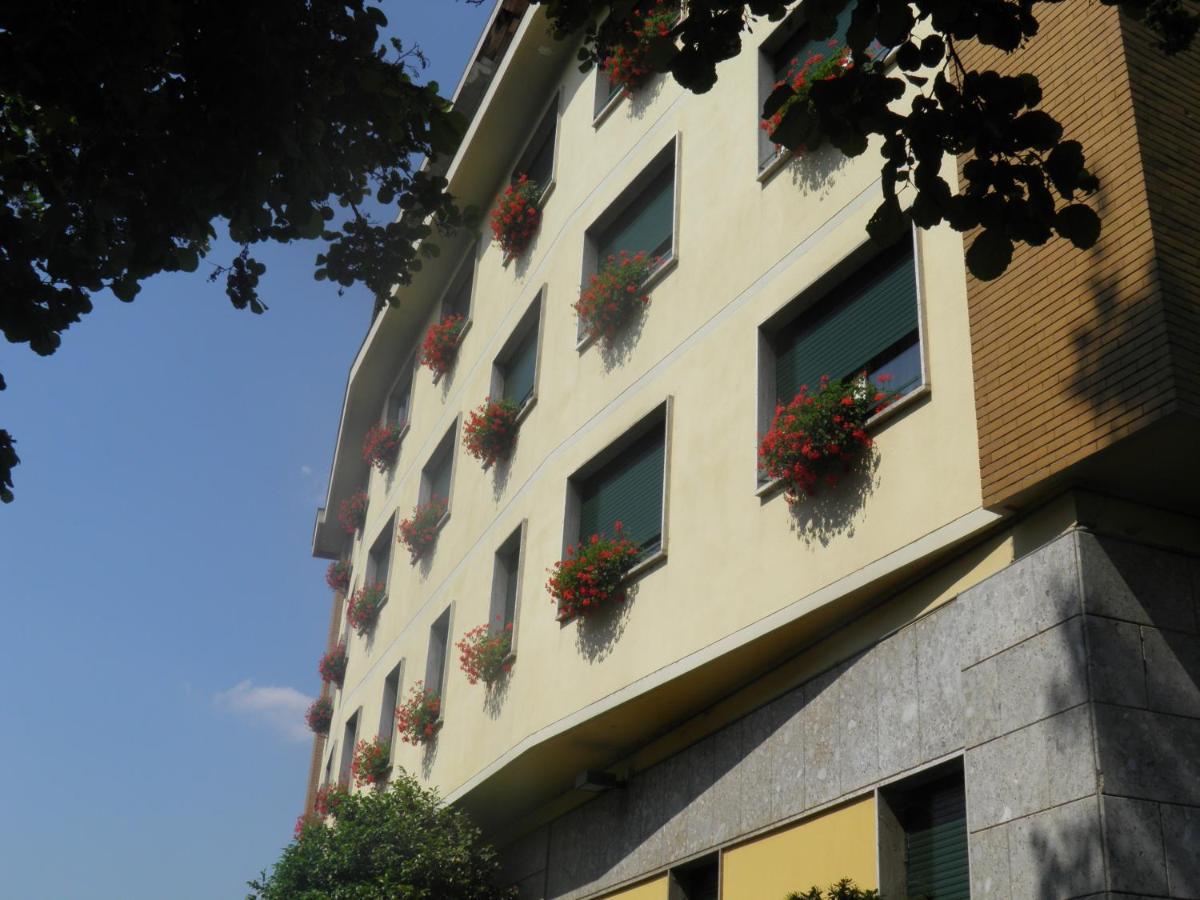 Hotel Ramoverde บอร์โกมาเนโร ภายนอก รูปภาพ